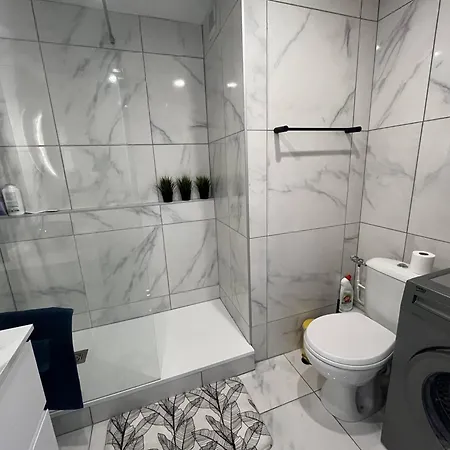 شقة Studio Renove Avec Parking Et Climatisation Pour 2 Personnes - Fr-1-749-71 *