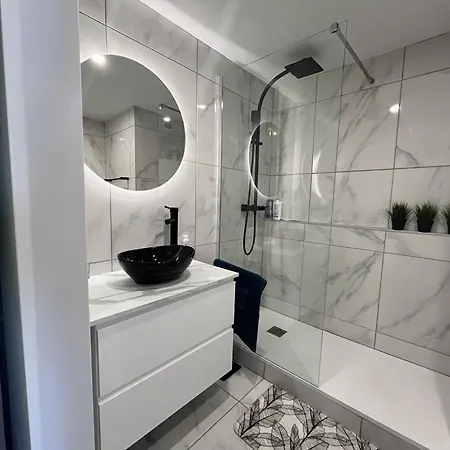 Studio Renove Avec Parking Et Climatisation Pour 2 Personnes - Fr-1-749-71 * آجد